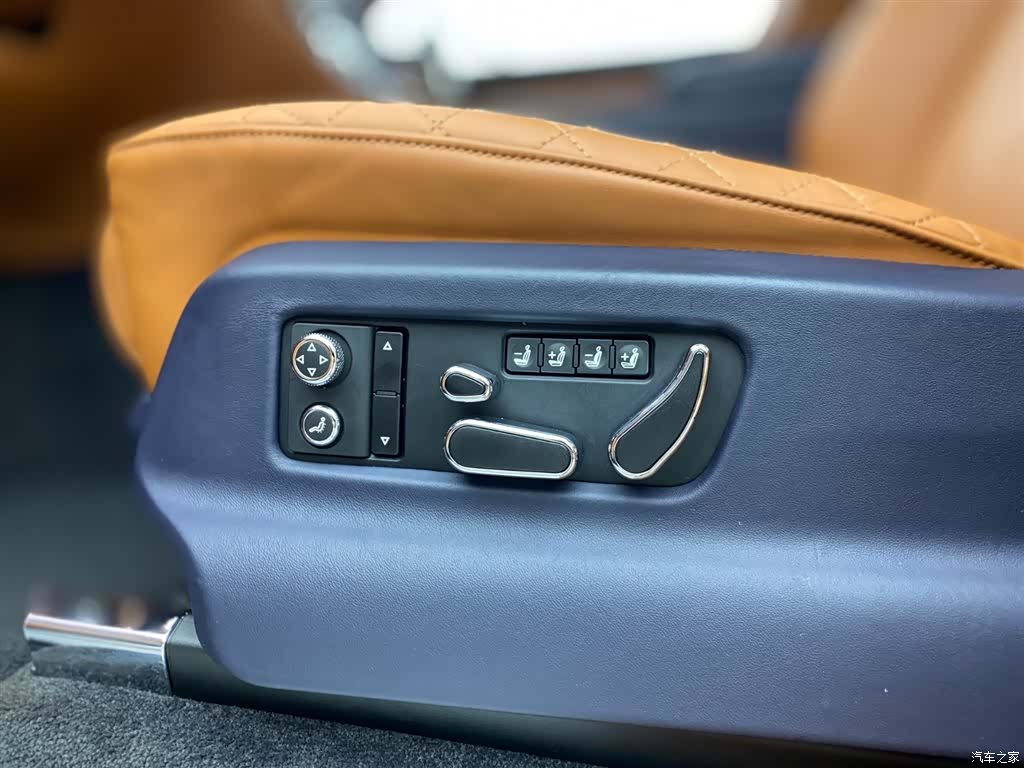 Bentley Bentayga, 2018 22