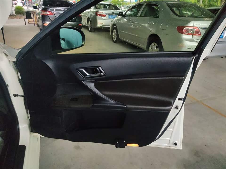 Toyota Reiz