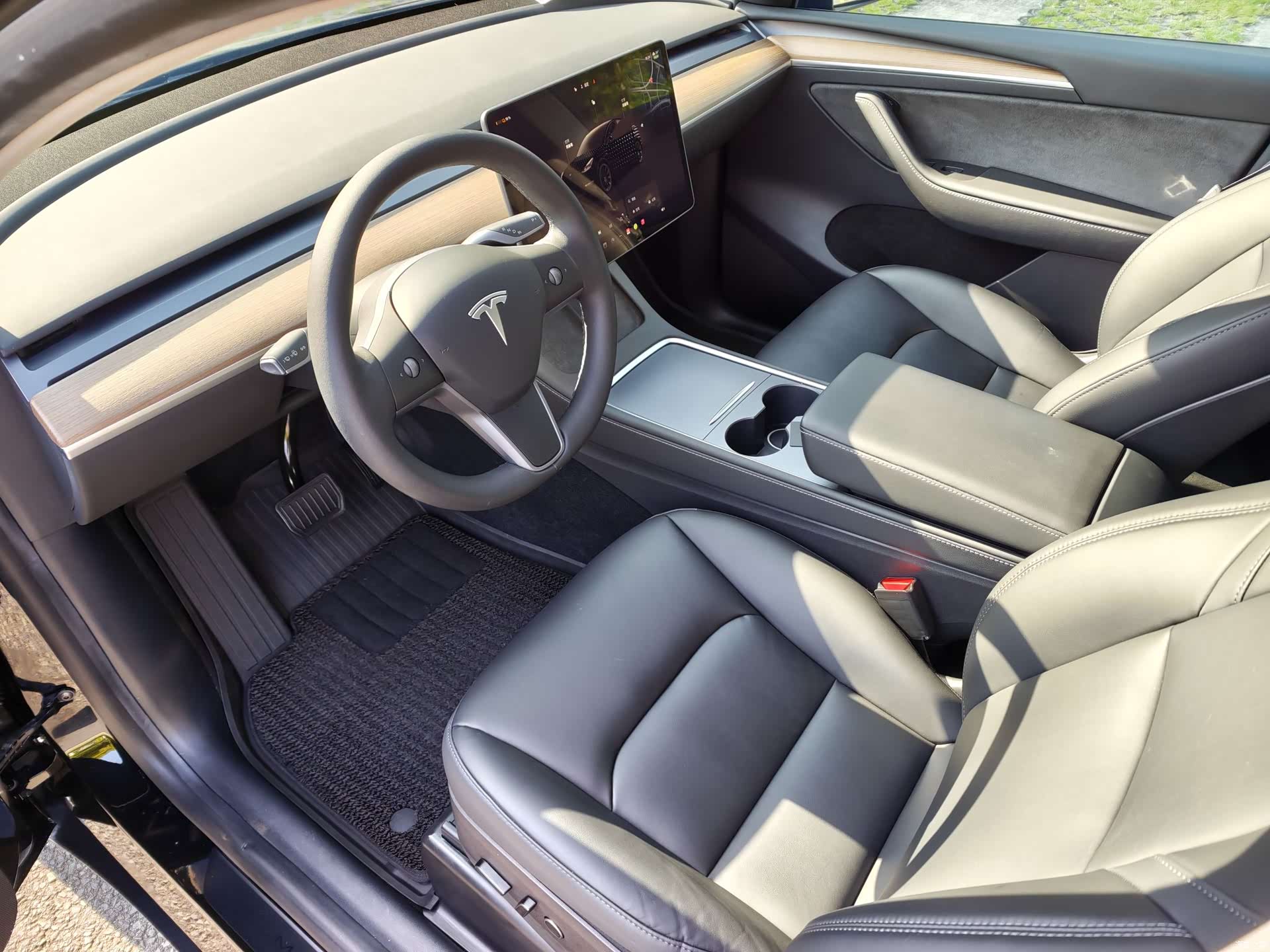Tesla Model Y, 2022 12