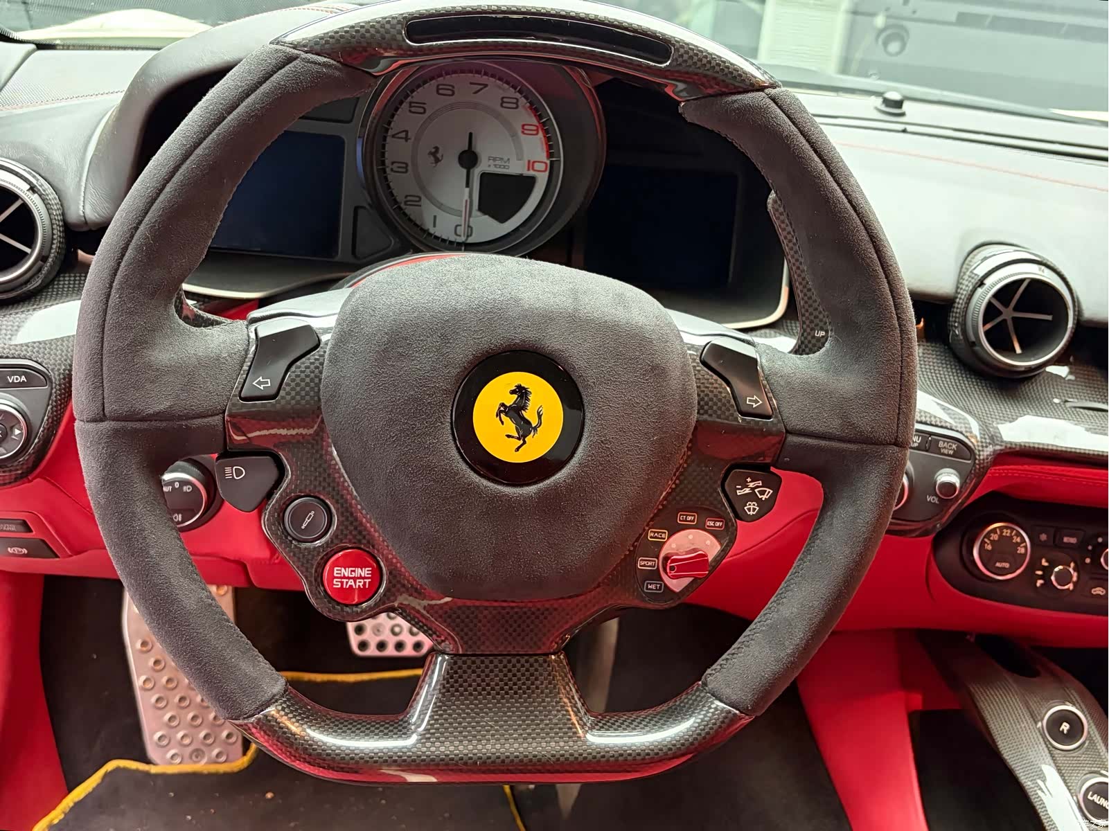 Ferrari F12ber, 2014 16
