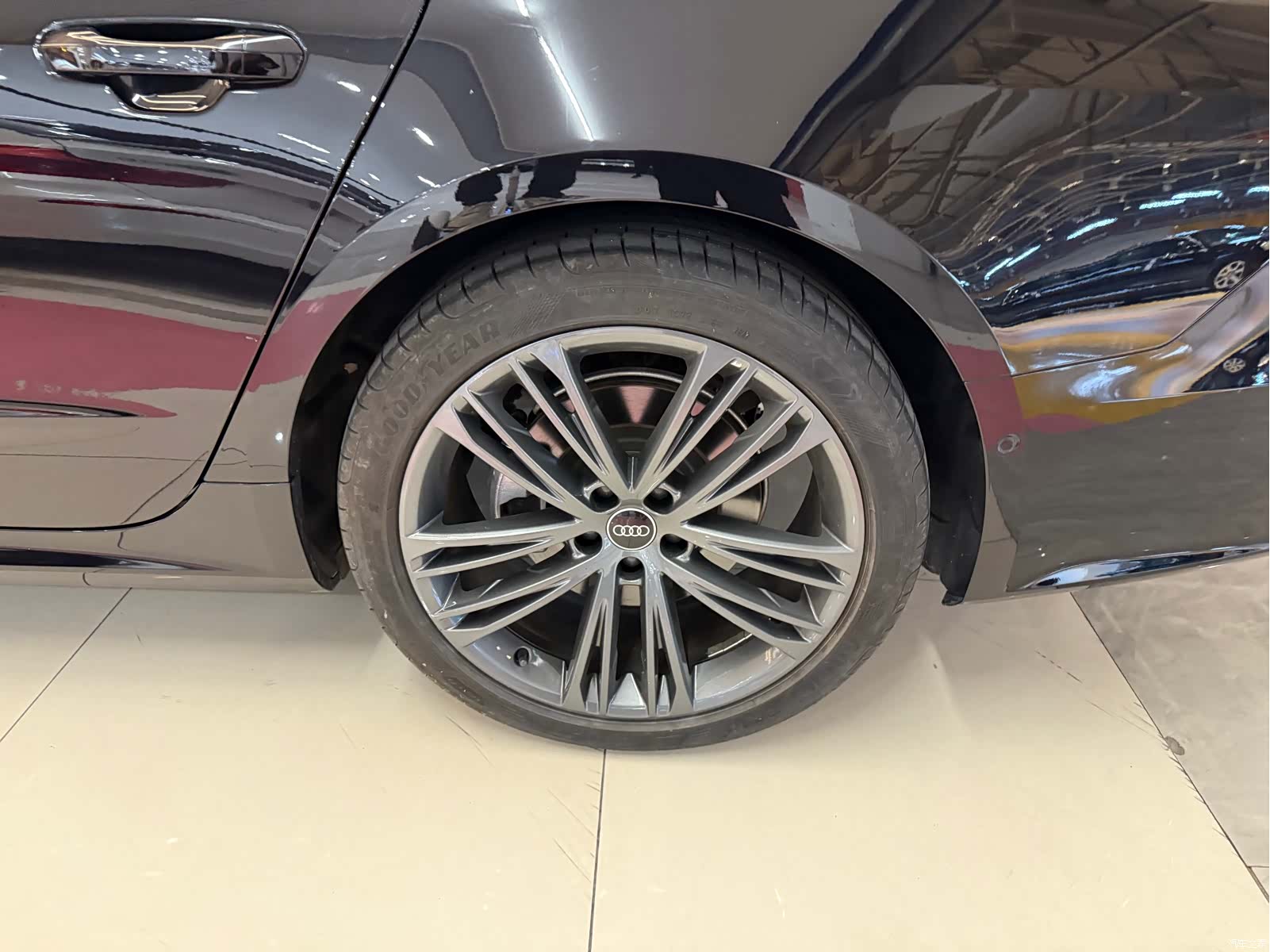 Audi A7L, 2023 16