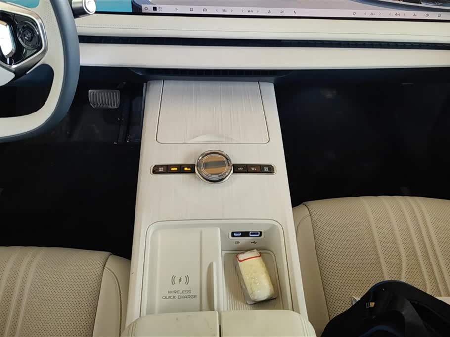 Geely Galaxy Galaxy E8