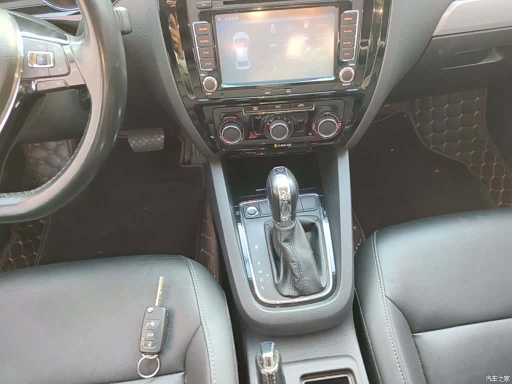Volkswagen Sagitar, 2016 10