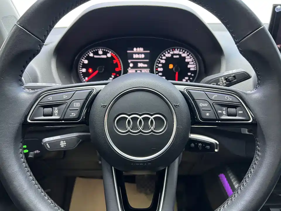 Audi Q2L
