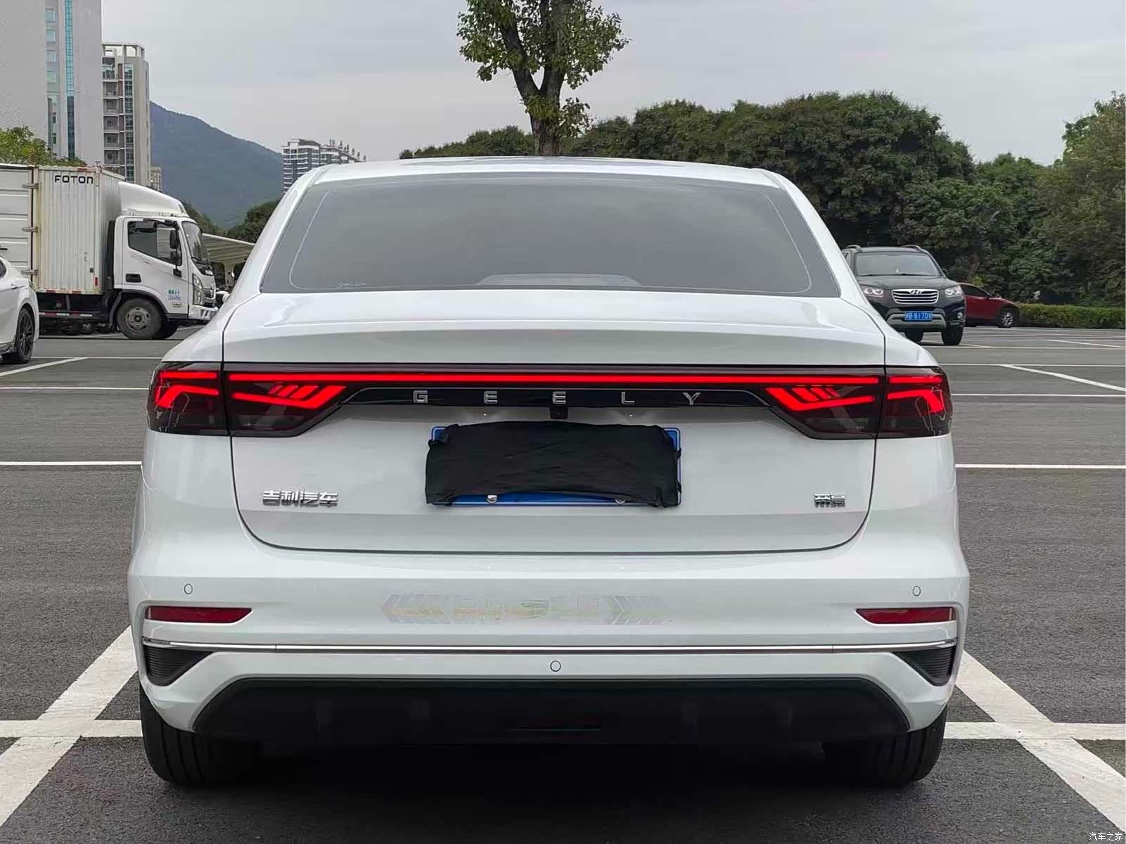 Geely Emgrand, 2023 9