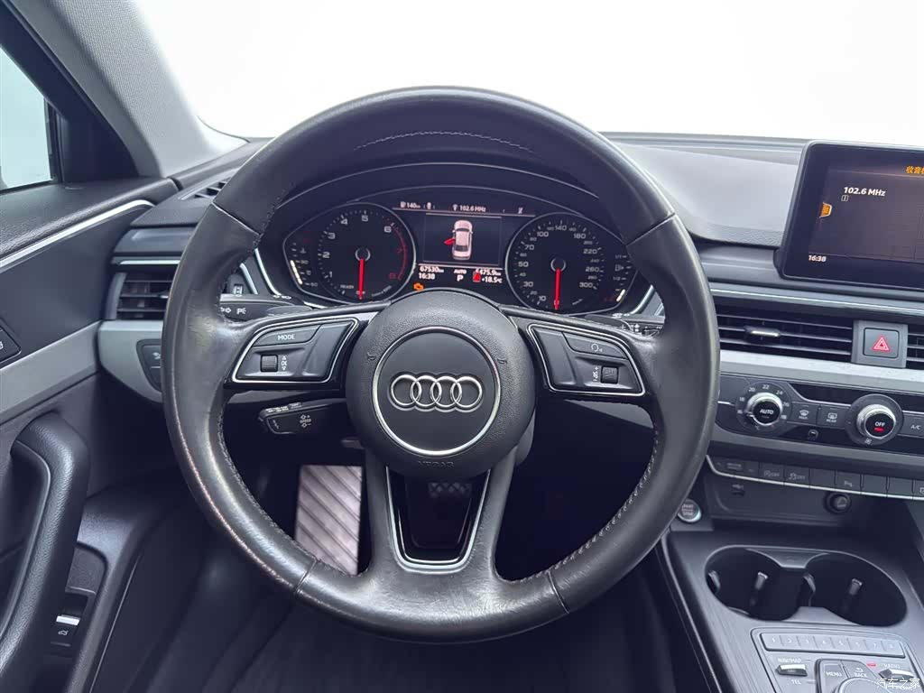 Audi A4L, 2019 7