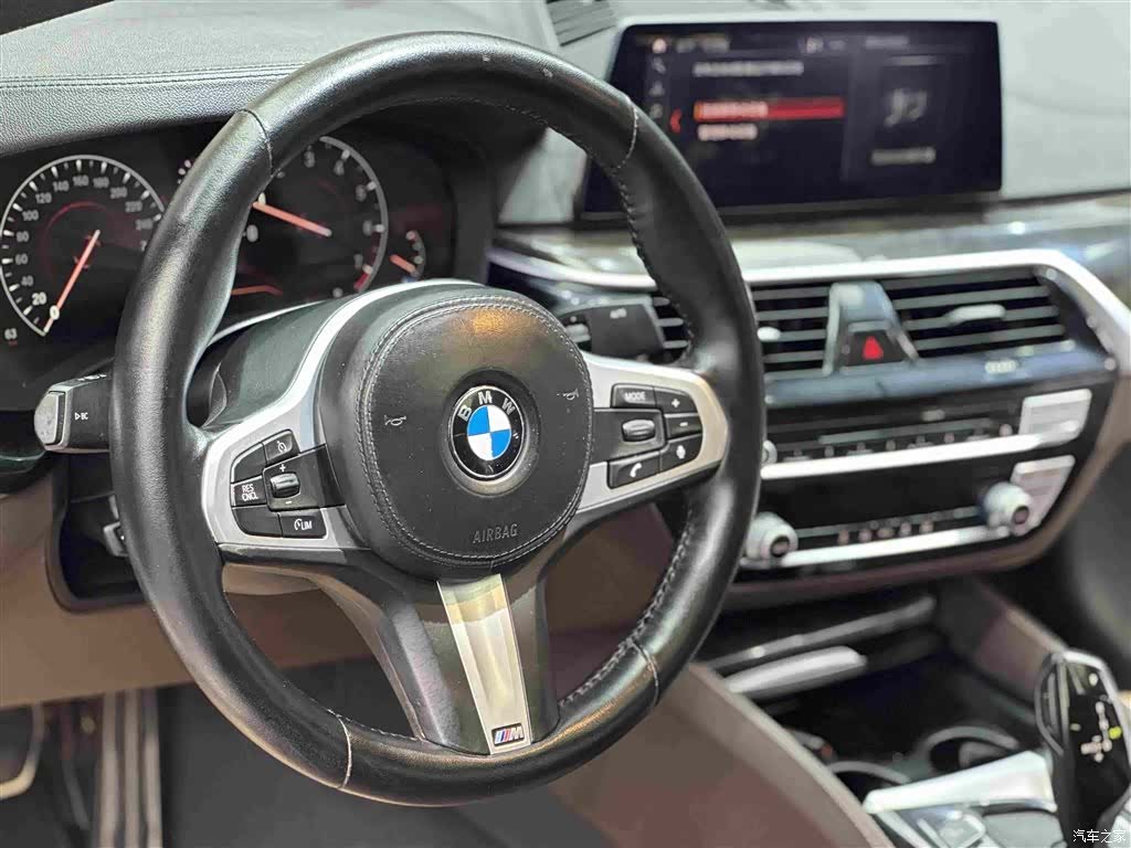 BMW 5 Series, 2019 все фото