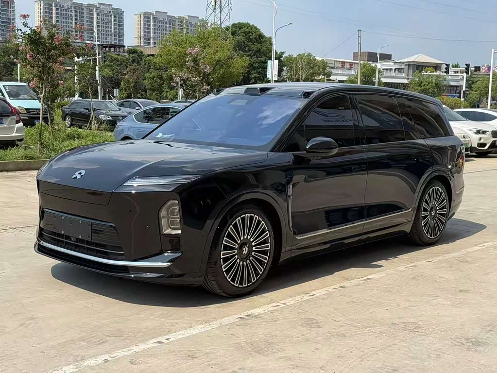 NIO ES8