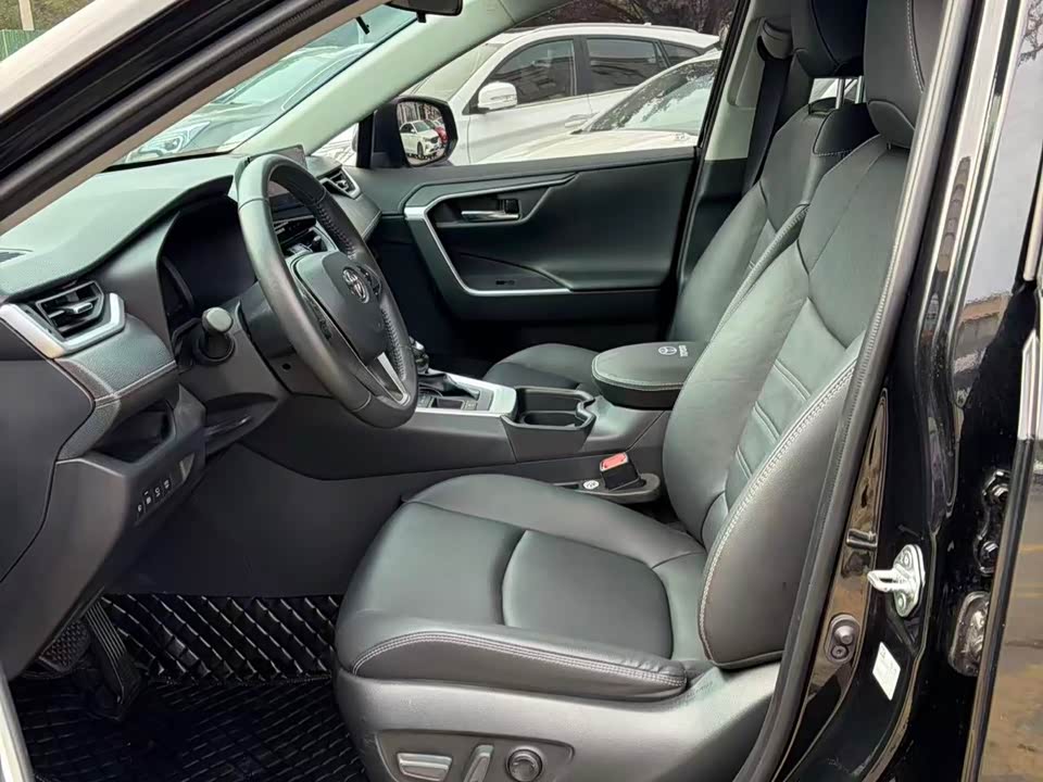 Toyota RAV4 Rongfang