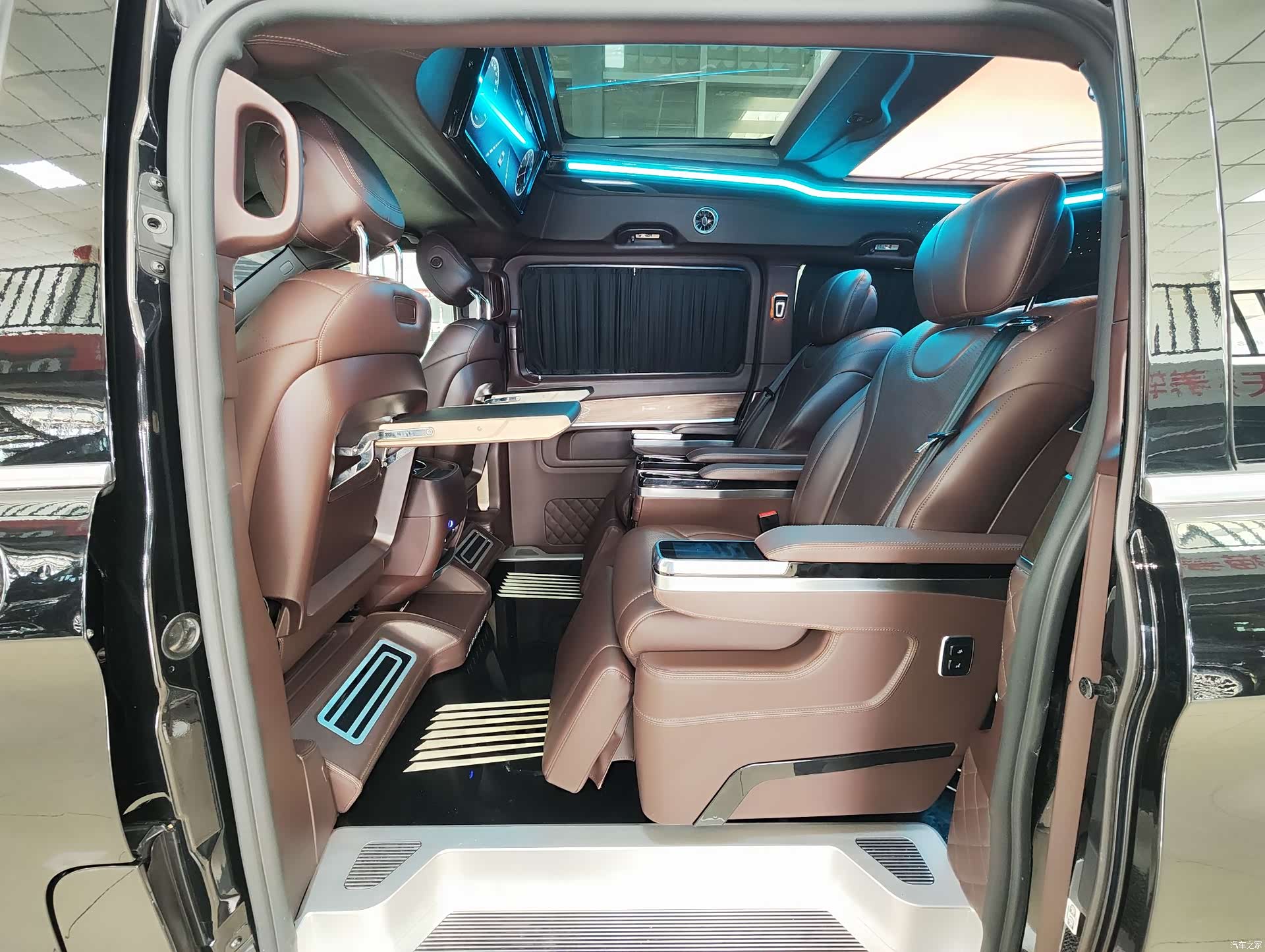 Mercedes-Benz V-Class, 2022 10