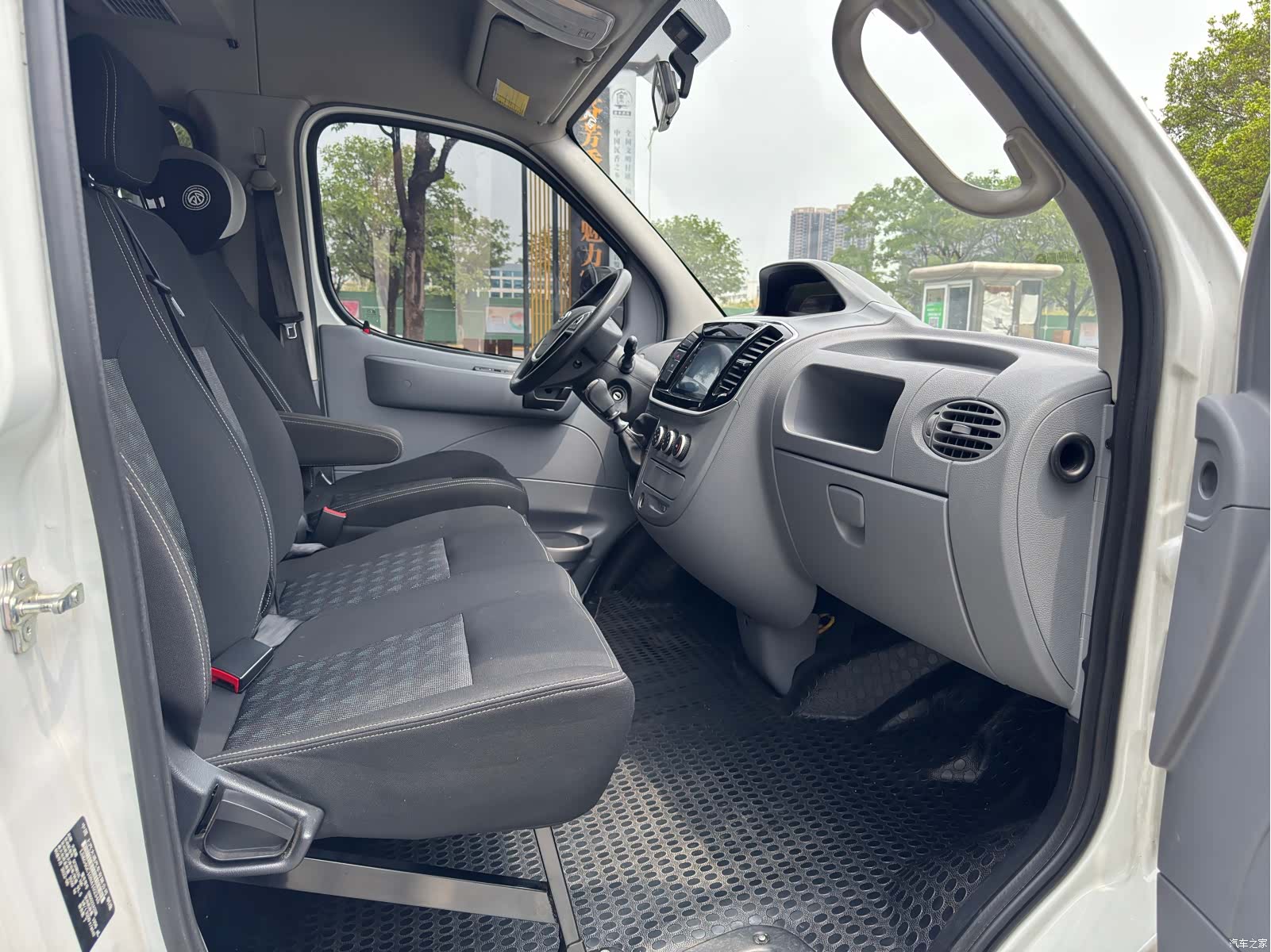 Maxus V80, 2024 9