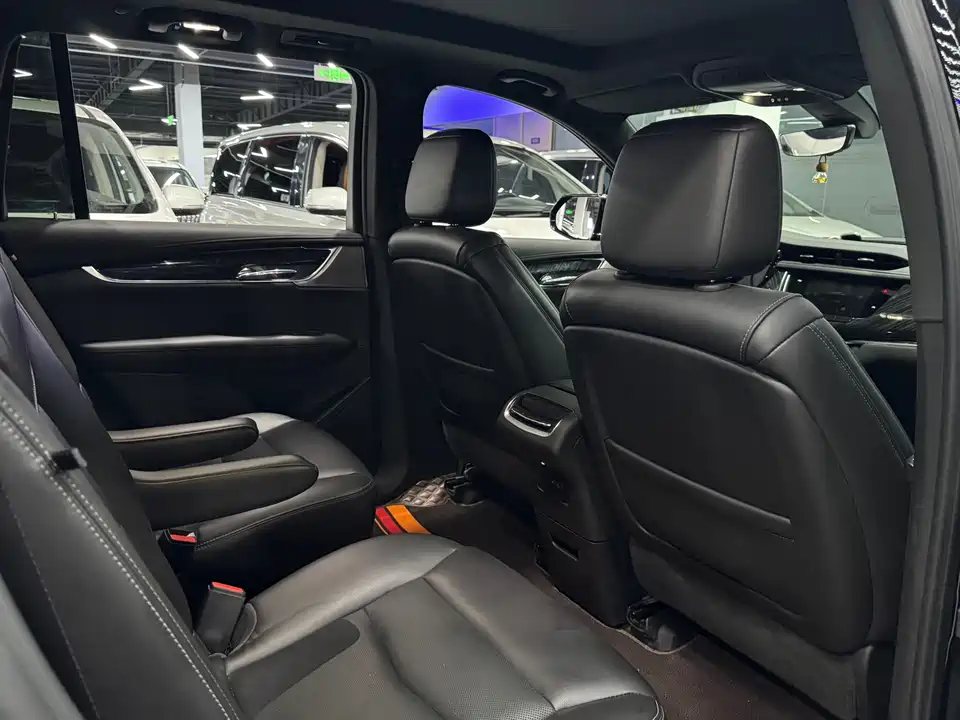 Cadillac XT6
