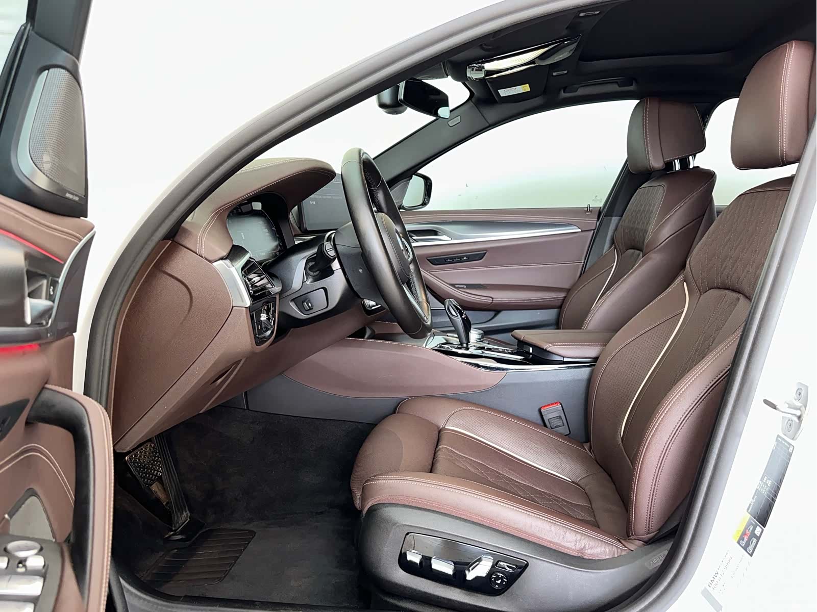 BMW 5 Series, 2022 8