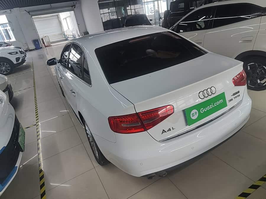 Audi A4L 2016, фото 4