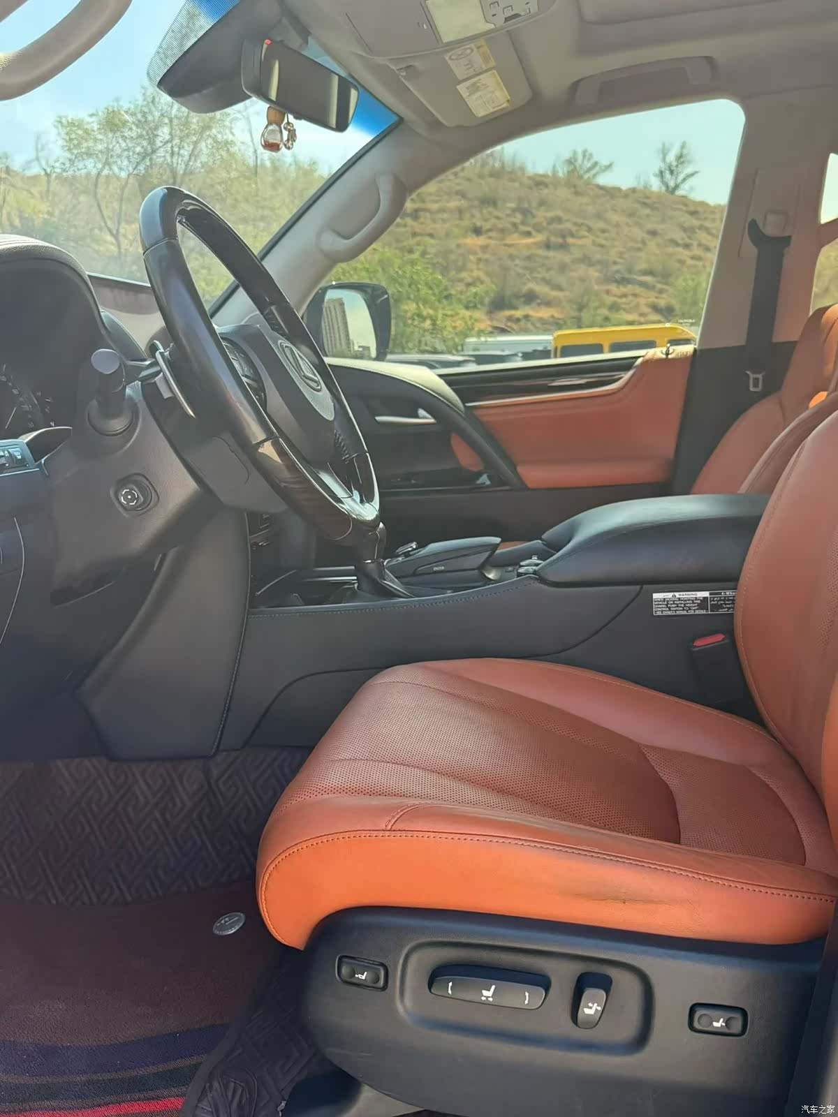 Lexus LX, 2019 4