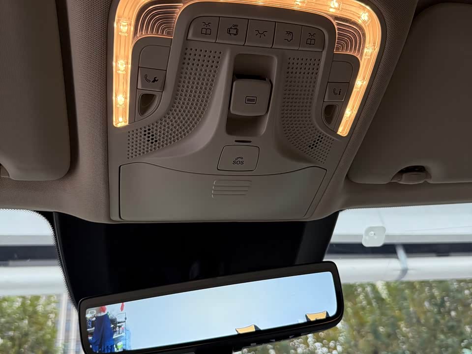 Mercedes-Benz V-class