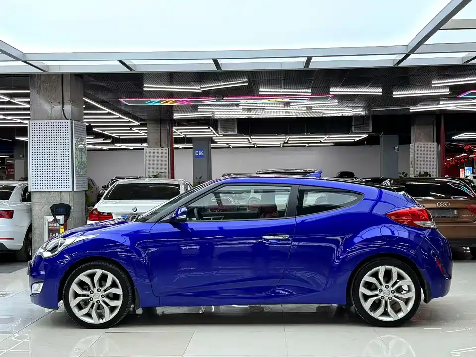 Hyundai Veloster