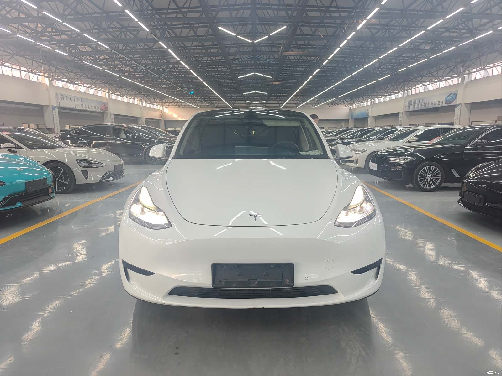 Tesla Model Y, 2024 1
