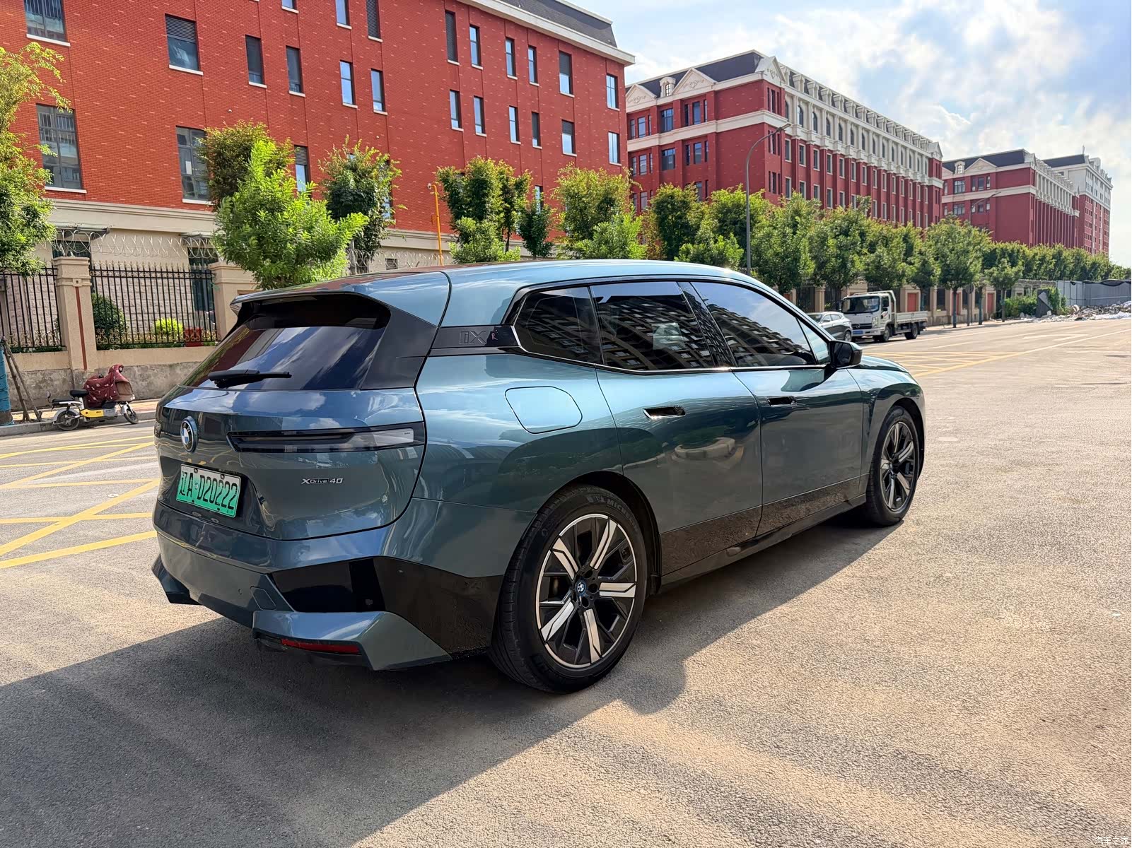 BMW iX, 2023 все фото