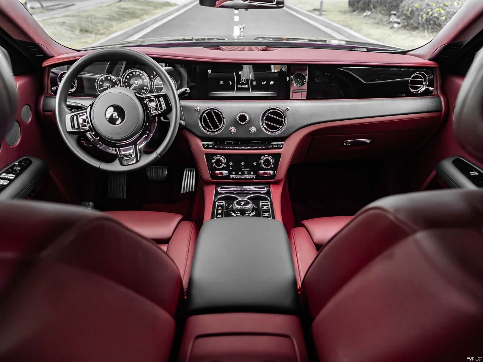 Rolls-Royce Ghost, 2024 9