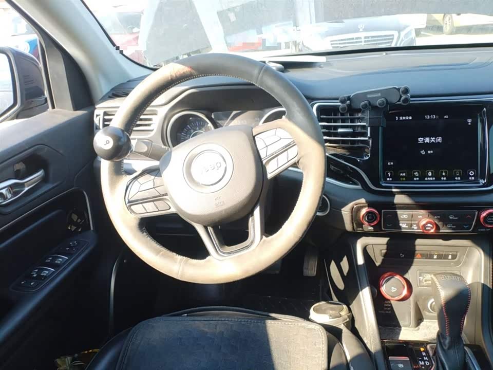 Jeep Grand Commander