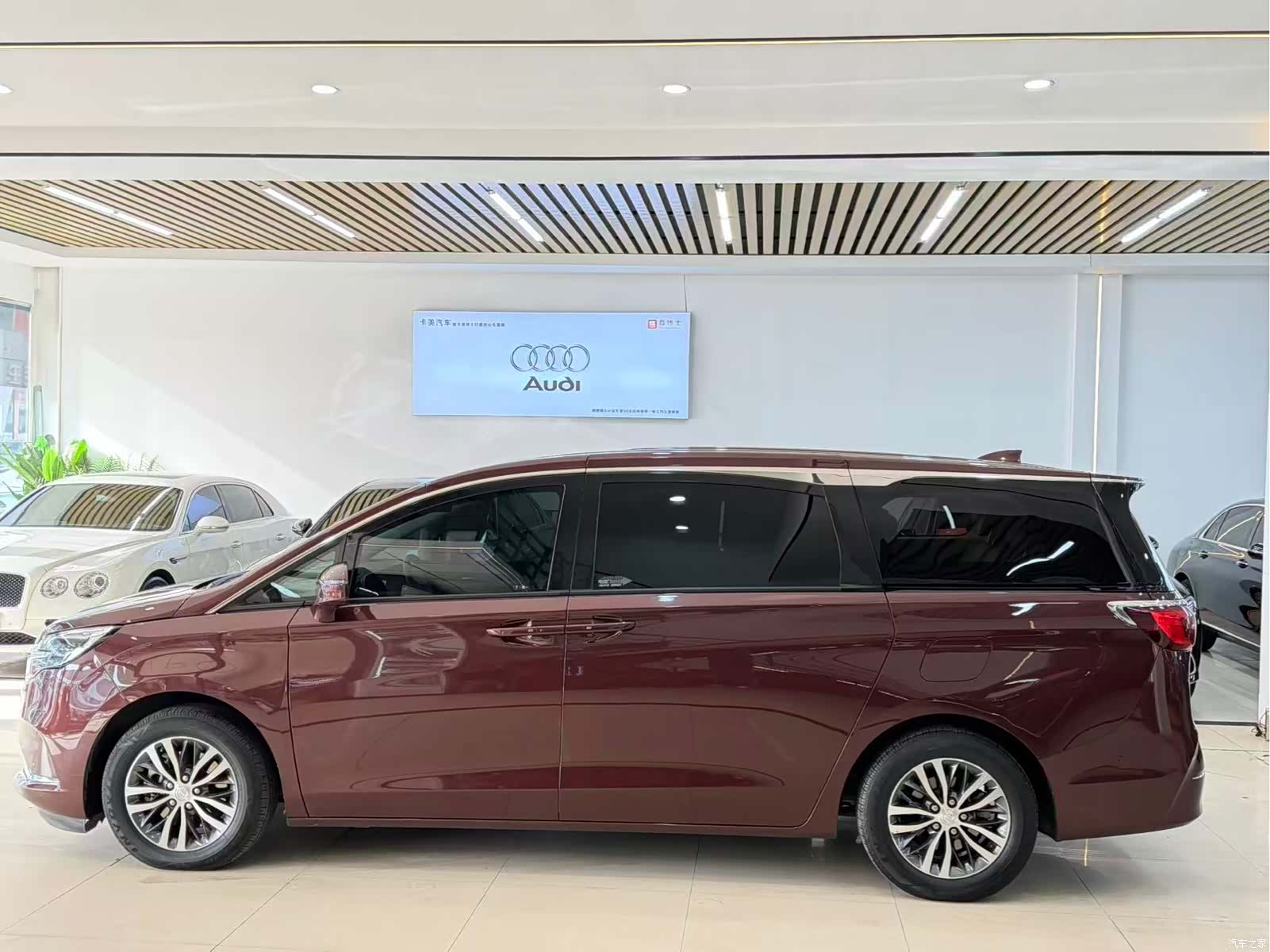 Buick GL8, 2022 4
