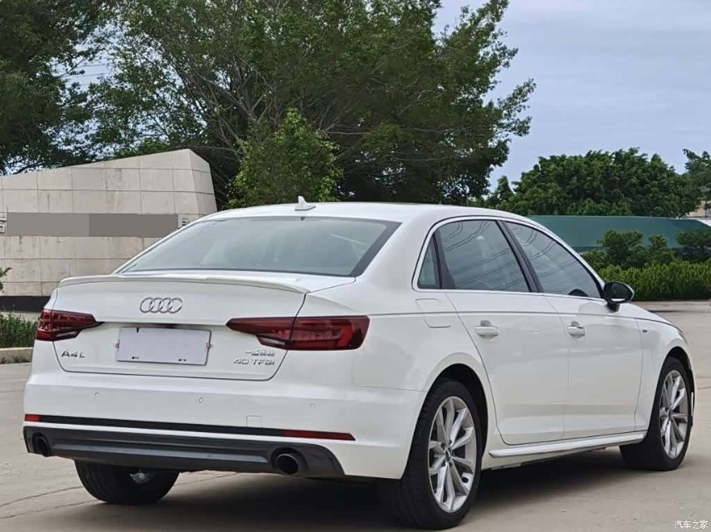 Audi A4L, 2018 все фото