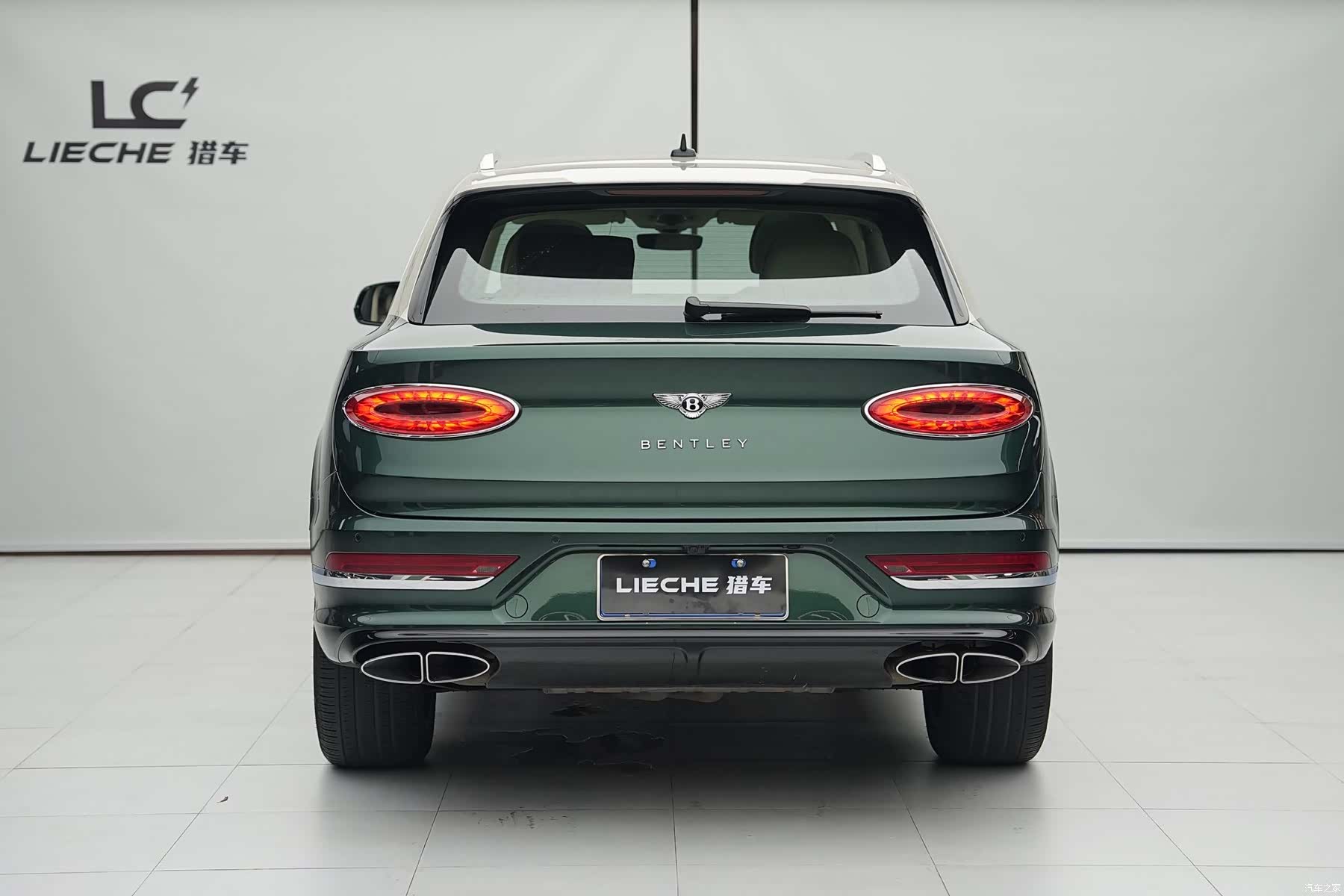 Bentley Bentayga, 2021 11