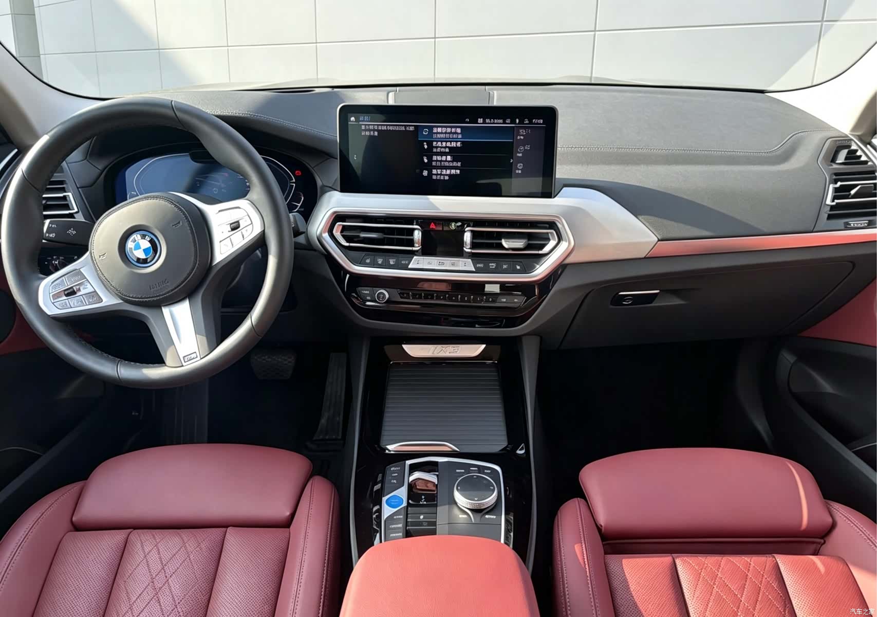 BMW iX3, 2023 все фото