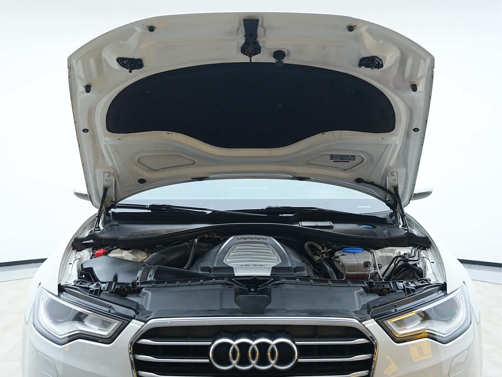 Audi A6L, 2015 14