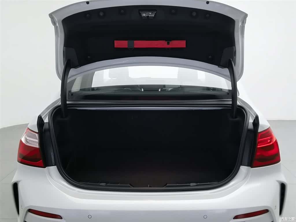 BMW 1 Series, 2019 16