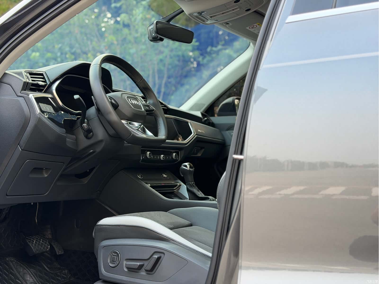 Audi Q3, 2023 4