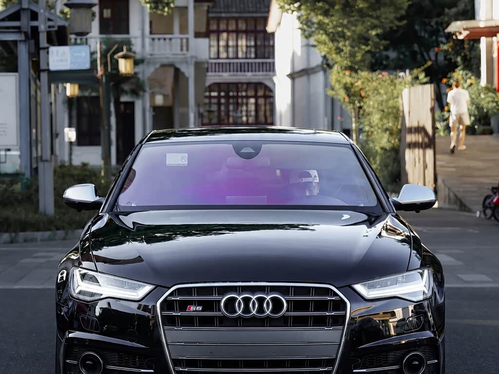 Audi S6