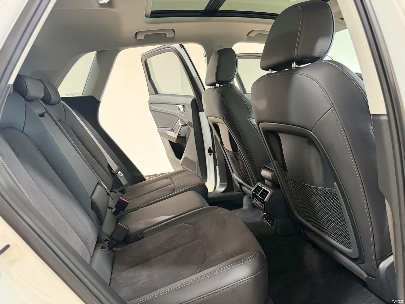 Audi Q3, 2023 10