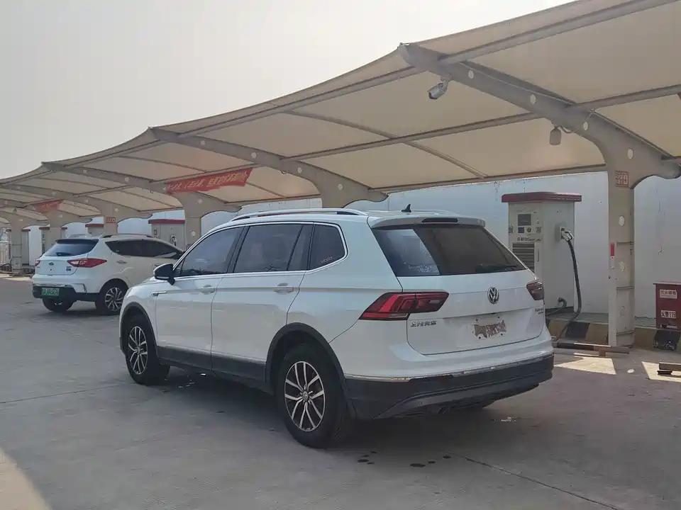 Volkswagen Tiguan L