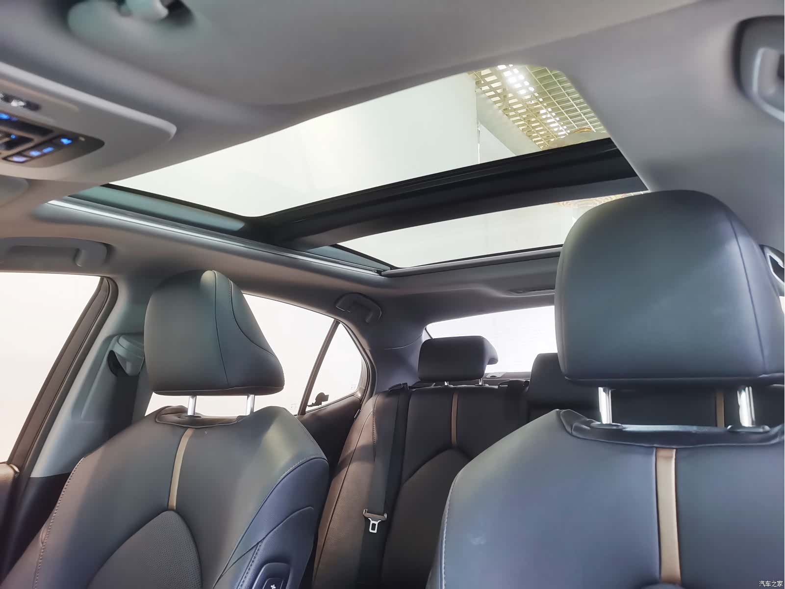 Toyota Camry, 2022 17