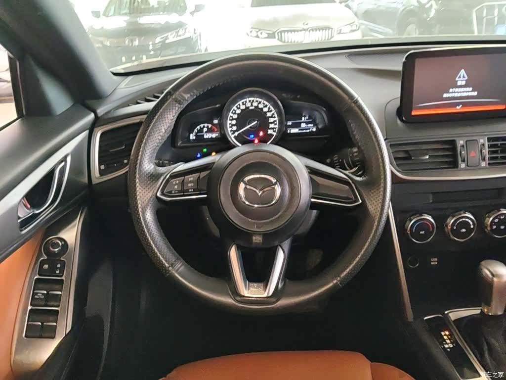Mazda CX-4, 2019 11