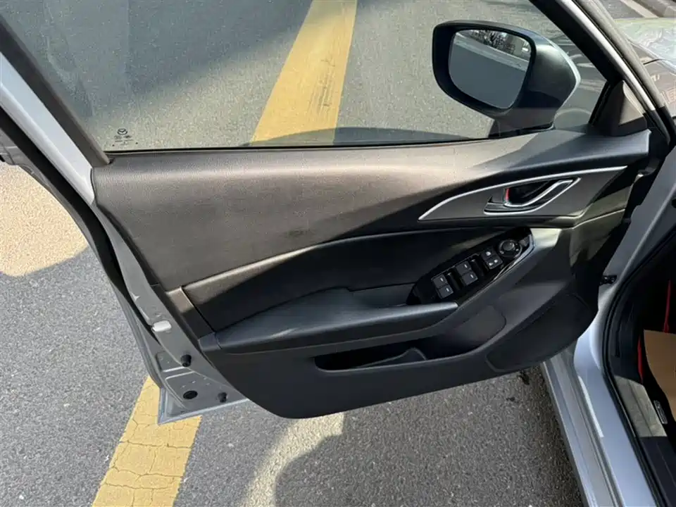 Mazda 3 Angkesaila