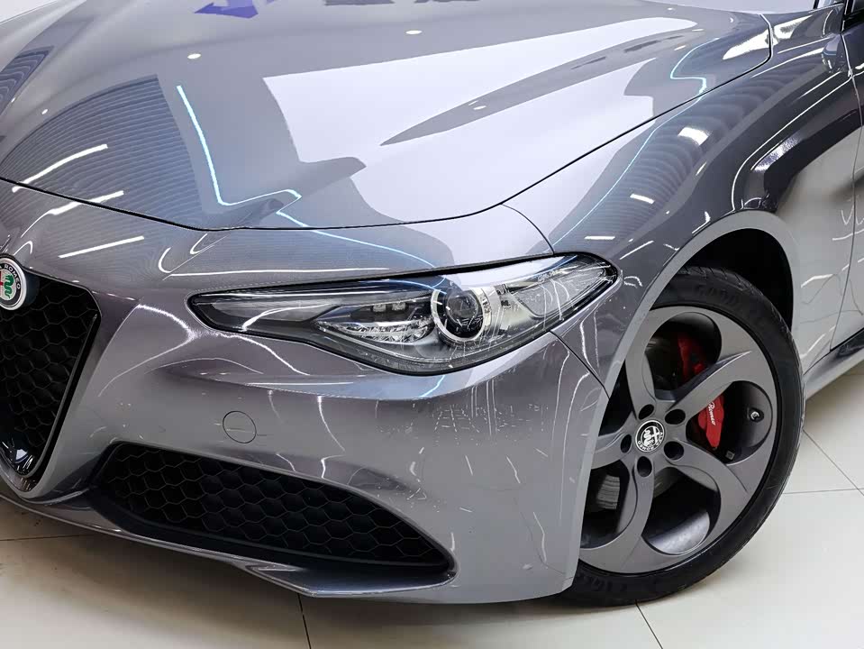 Alfa Romeo Giulia Alfa Romeo Giulia