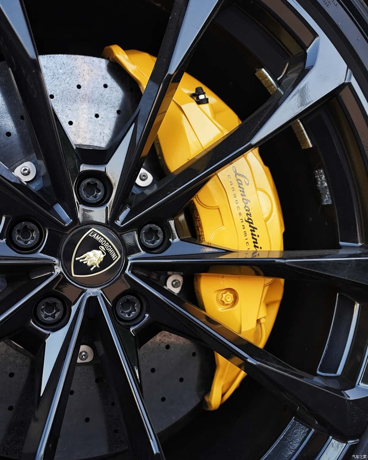 Lamborghini Urus, 2020 20