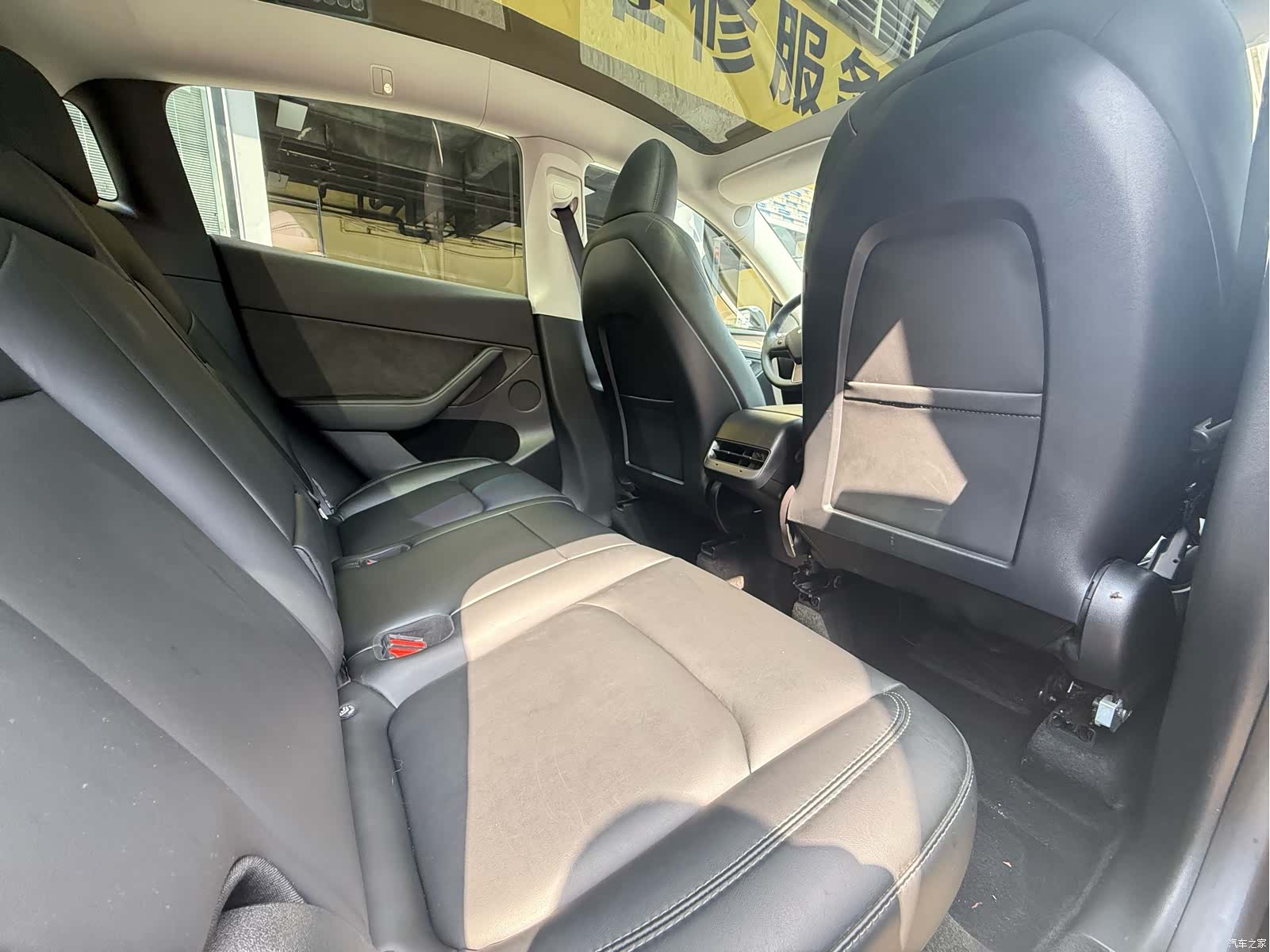 Tesla Model Y, 2023 12