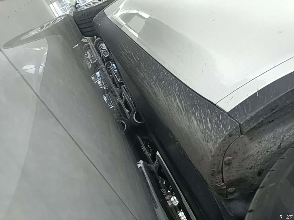 Tesla Model Y, 2023 19