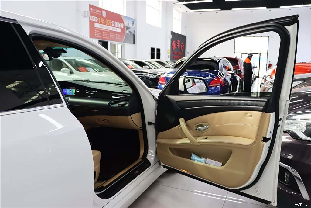 BMW 5 Series, 2010 26