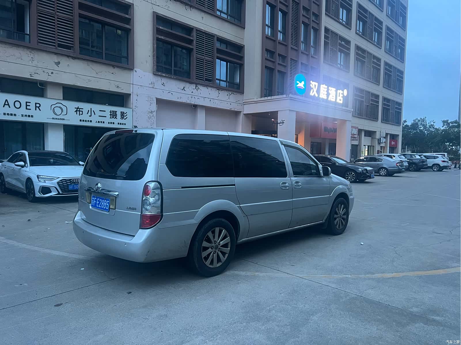 Buick GL8, 2015 3