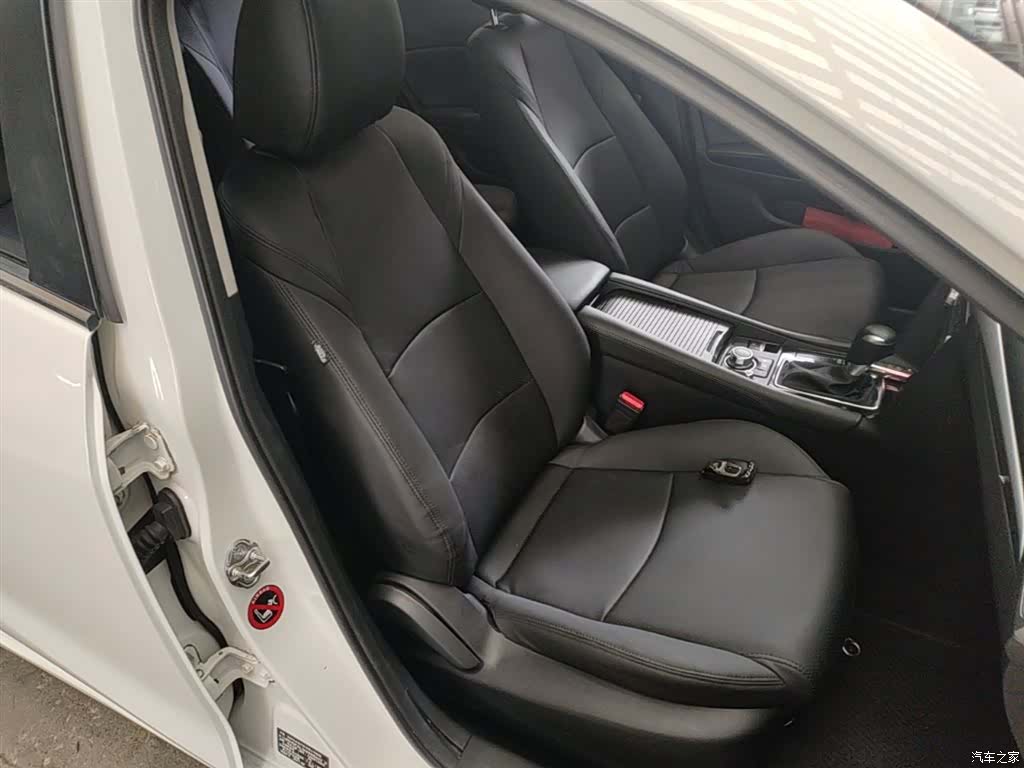 Mazda Mazda3, 2017 25
