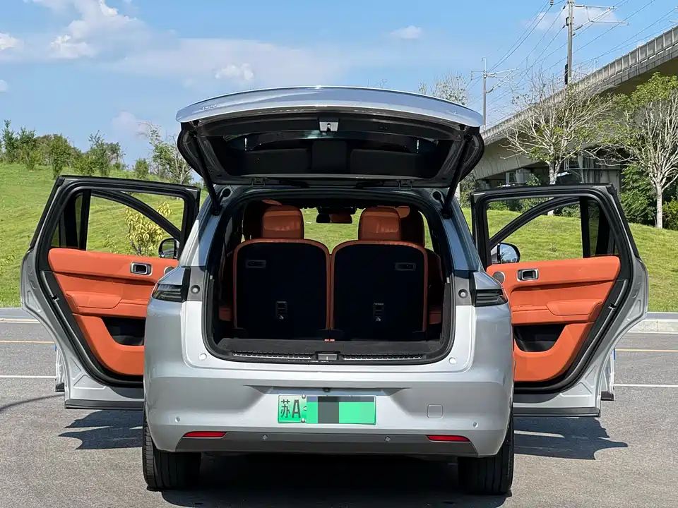 Li Auto Ideal L8