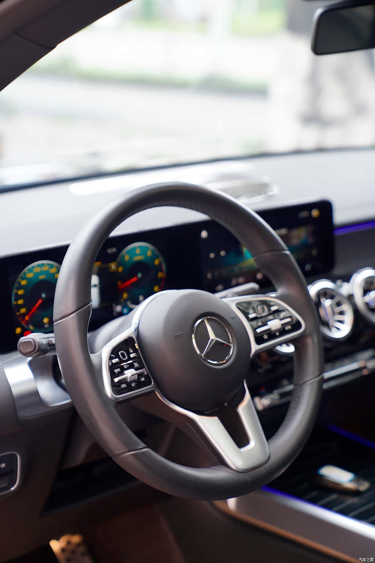 Mercedes-Benz GLB, 2021 12