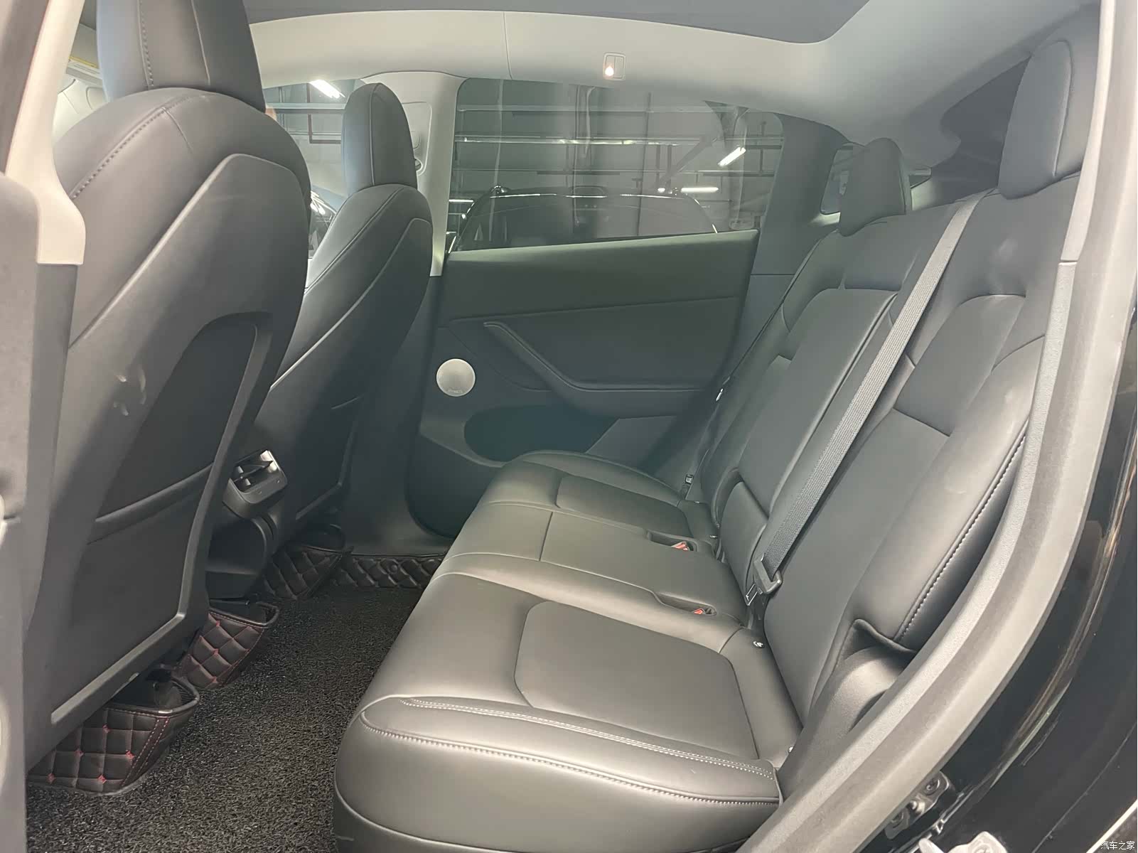 Tesla Model Y, 2021 13
