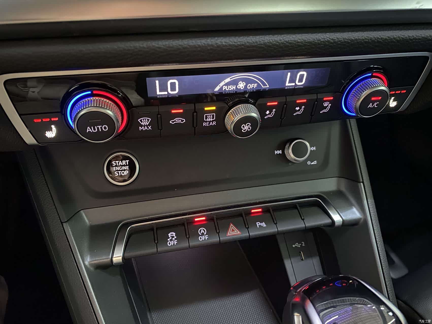 Audi Q3, 2022 11