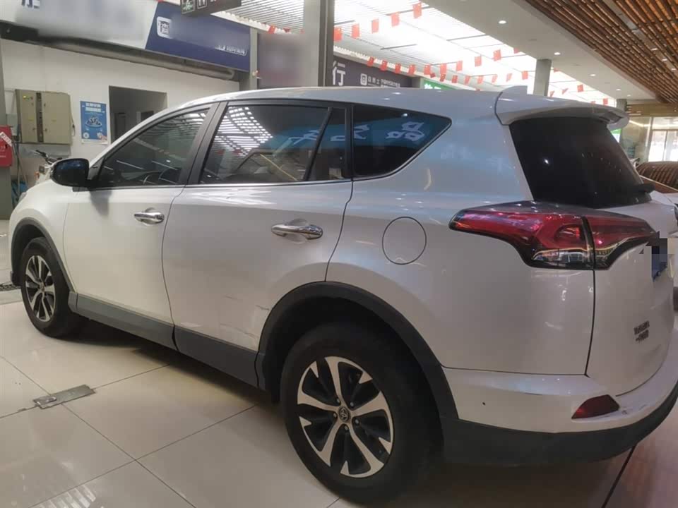 Toyota RAV4 Rongfang